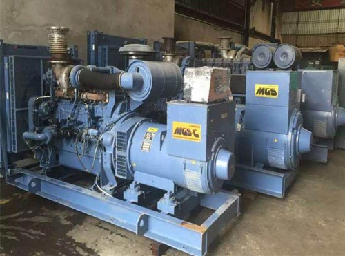 阿拉尔发电机组带负载降电压是什么原因照成的？